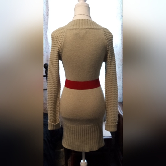 Beige V-neck Sweater Dress Size M - Picture 3 of 8
